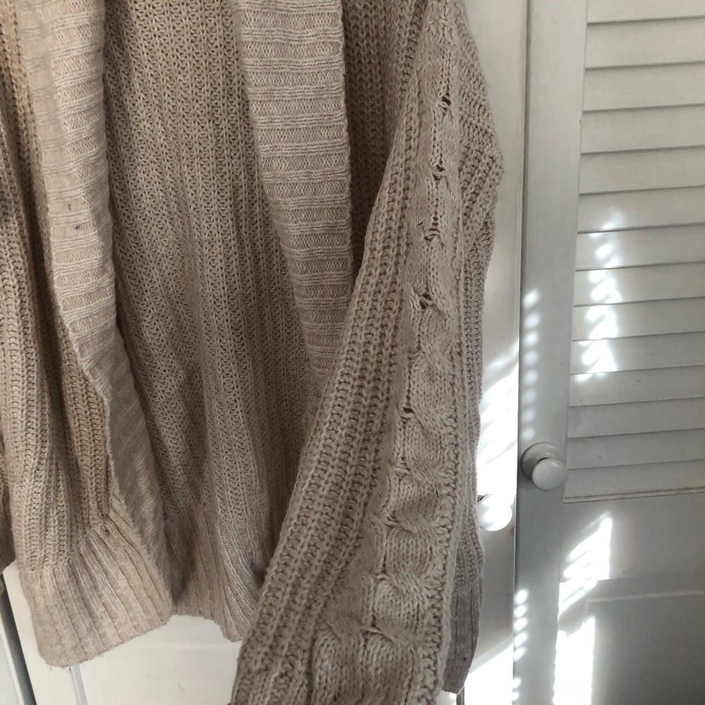 Cardigan - Picture 2 of 4